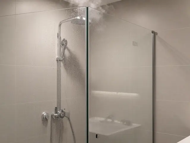 Duschabtrennungen im Bad: Glas, Kunststoff und Faltlösungen im Vergleich 2026